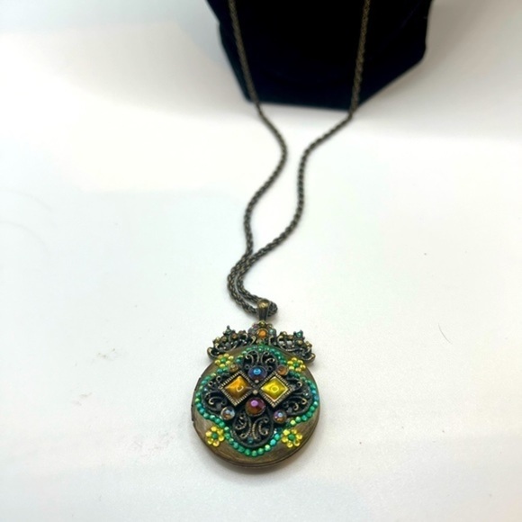 VINTAGE Style Crystal and Bronze Locket With Chain‎ 32” - Picture 1 of 8